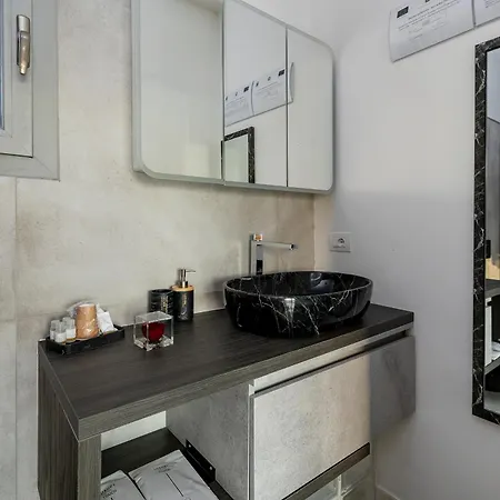 Attico Tour - Vista Mare - Jacuzzi Apartment *