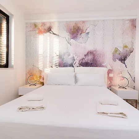 Attico Tour - Vista Mare - Jacuzzi Apartment